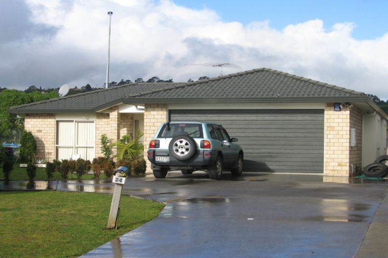 Photo of property in 24 Caragh Place, East Tamaki, Auckland, 2016