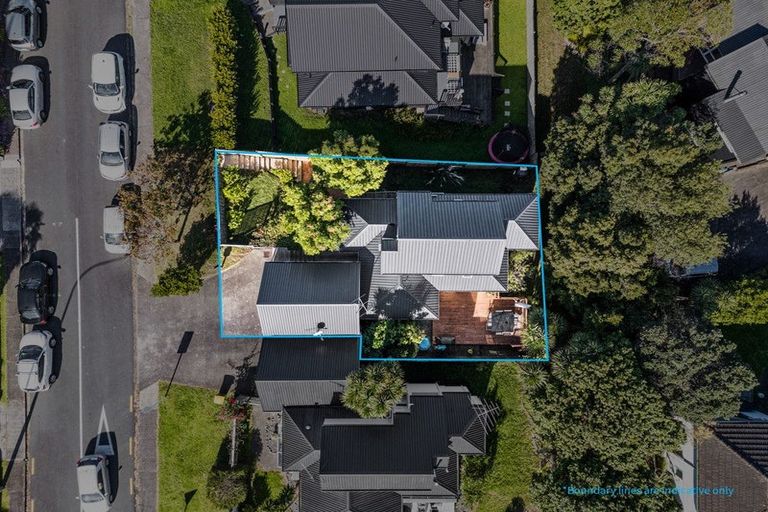 Photo of property in 2/1 Valley Road, Northcote, Auckland, 0626