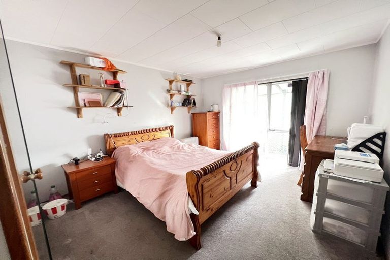 Photo of property in 13 Sikkim Crescent, Clover Park, Auckland, 2019