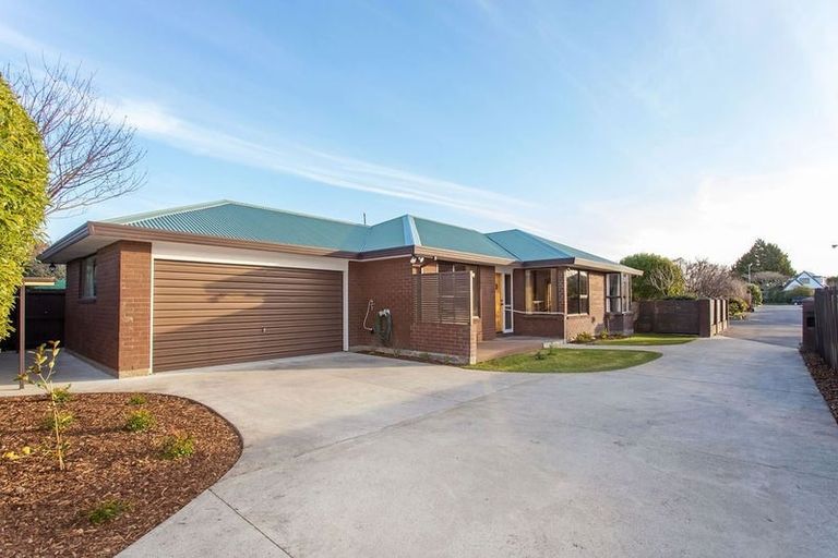 Photo of property in 1/8 Tuscany Place, Beckenham, Christchurch, 8023