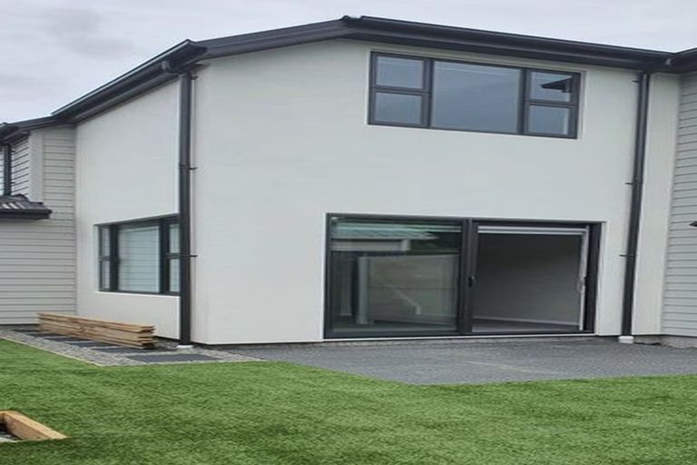 Photo of property in 6c Te Whiti Grove, Waterloo, Lower Hutt, 5011