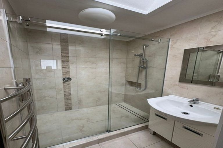 Photo of property in 1/60 Nikau Street, New Lynn, Auckland, 0600