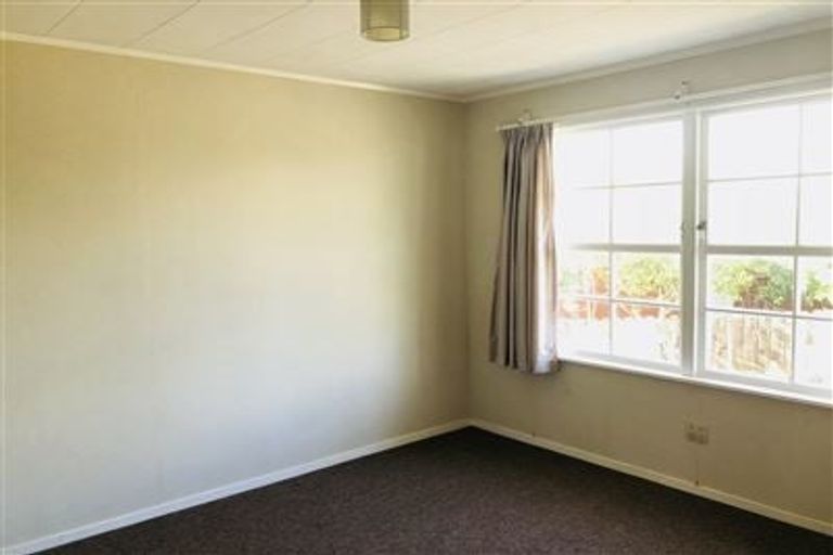 Photo of property in 72 Sycamore Drive, Sunnynook, Auckland, 0620