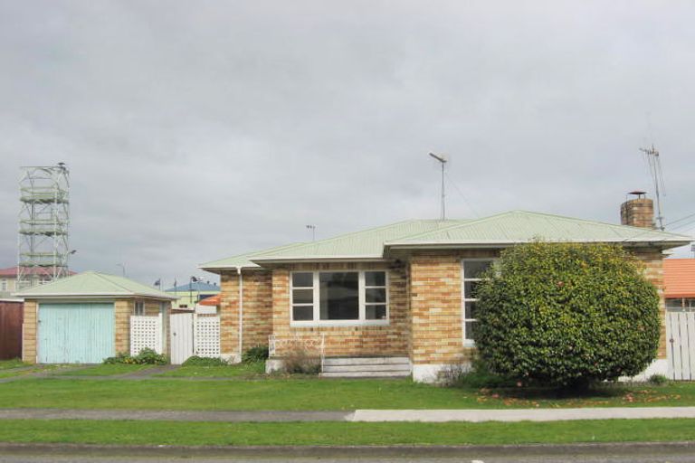 Photo of property in 19 Stanley Street, Levin, 5510