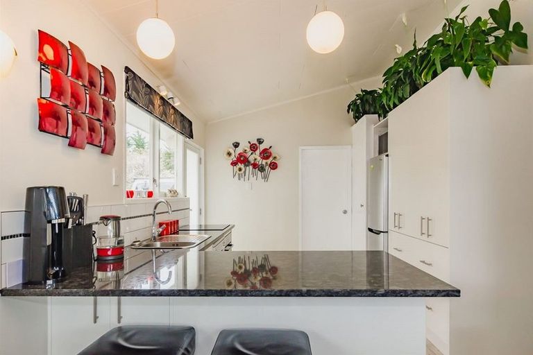 Photo of property in 11b Martin Road, Paraparaumu Beach, Paraparaumu, 5032