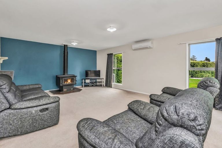 Photo of property in 8 Cross Street, Coalgate, 7673