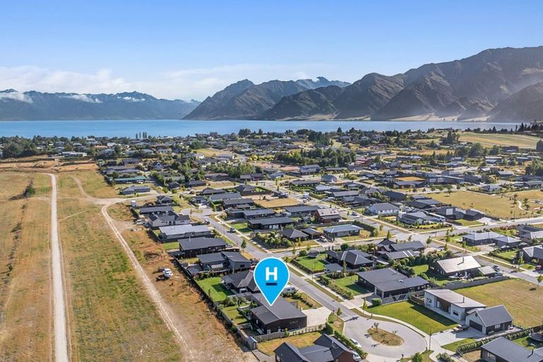 Photo of property in 13 Isthmus Place, Lake Hawea, Wanaka, 9382