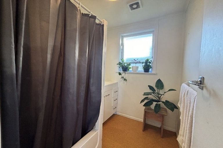 Photo of property in 75 Moana Street, Otaki Beach, Otaki, 5512