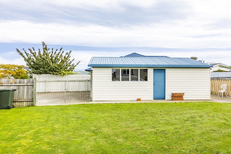 Photo of property in 16 Goodger Street, Waipukurau, 4200