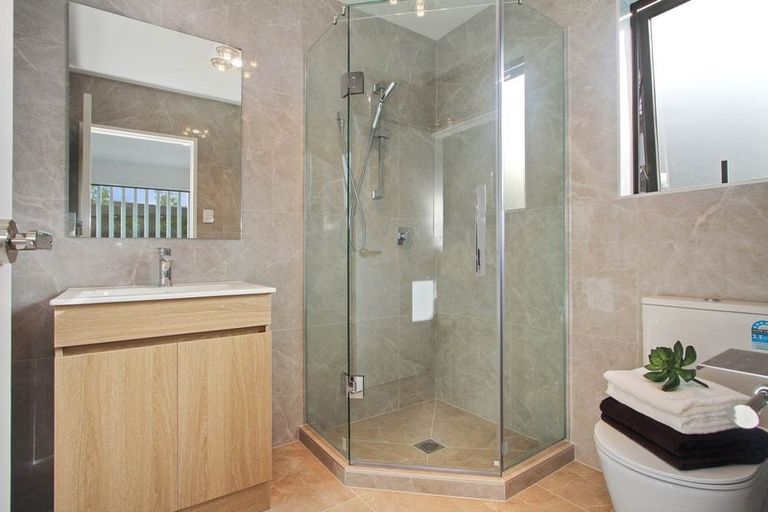 Photo of property in 16 Ranch Terrace, Wanaka, 9382