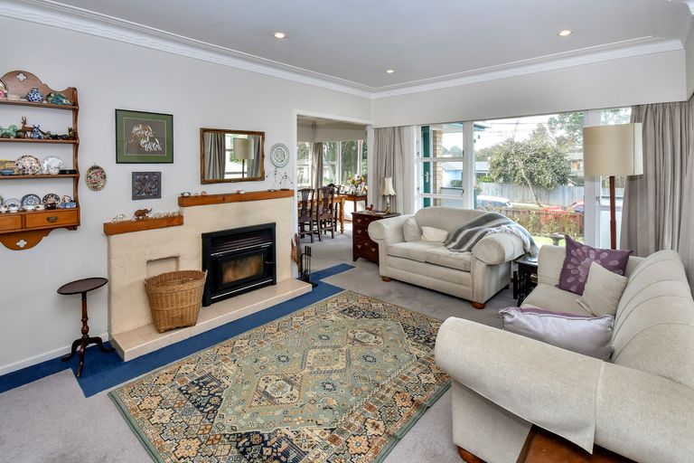 Photo of property in 18 Gills Avenue, Papakura, 2110