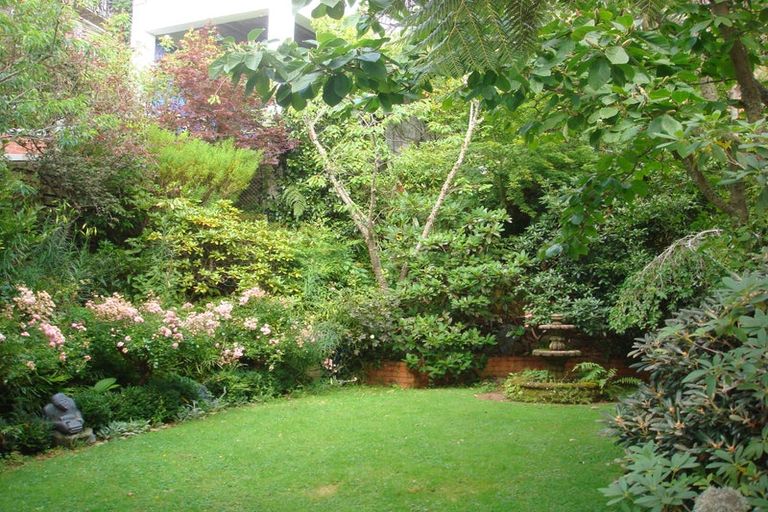 Photo of property in 5 Waiteata Road, Kelburn, Wellington, 6012