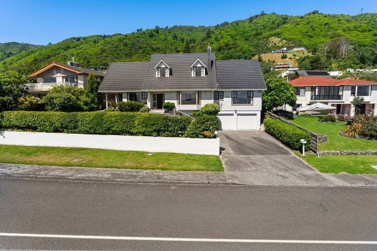 Photo of property in 133 Winara Avenue, Waikanae, 5036