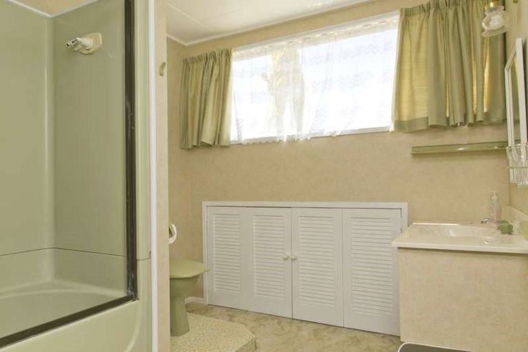 Photo of property in 30 Mahuta Road, Waitahanui, Taupo, 3378