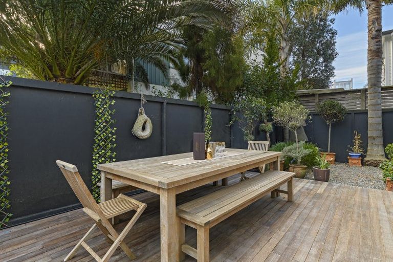 Photo of property in 30b Oceanview Road, Mount Maunganui, 3116