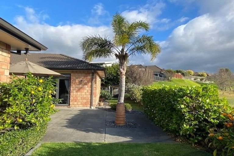 Photo of property in 52 Merriman Place, Pyes Pa, Tauranga, 3112