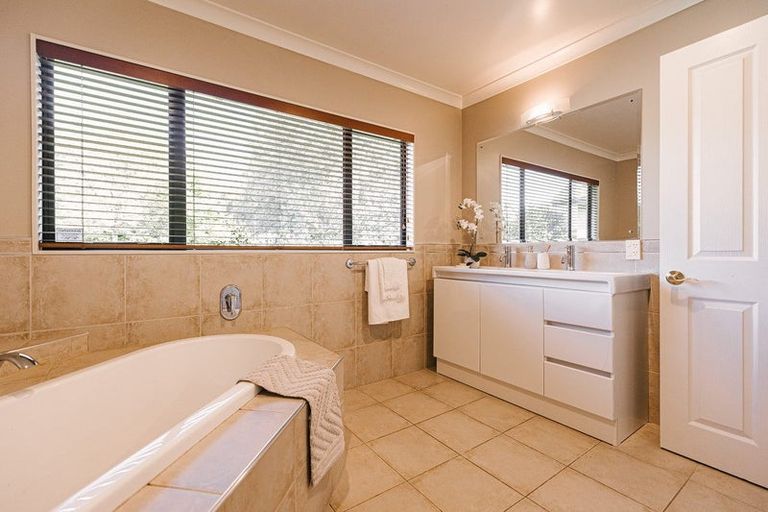 Photo of property in 45 Dobsons Lane, Kelvin Grove, Palmerston North, 4470