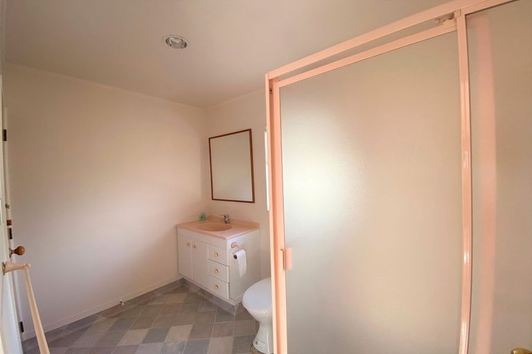 Photo of property in 1/9 Mira Place, Windsor Park, Auckland, 0632