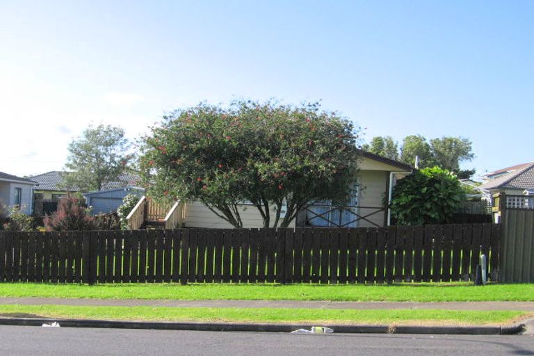 Photo of property in 77 Charntay Avenue, Clover Park, Auckland, 2019