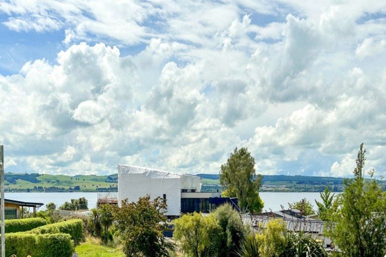 Photo of property in 2 Kurapoto Lane, Rainbow Point, Taupo, 3330