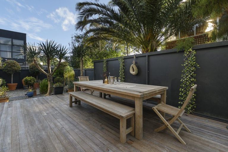 Photo of property in 30b Oceanview Road, Mount Maunganui, 3116