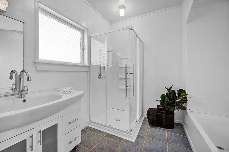 Photo of property in 68 Collins Street, Hawera, 4610