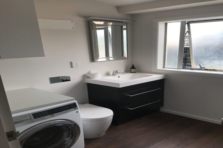 Photo of property in Capital Hill Apartments, 31/54 Hill Street, Thorndon, Wellington, 6011