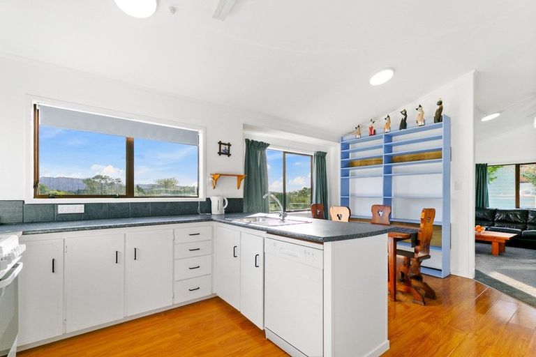 Photo of property in 26 Adam Sunde Place, Glen Eden, Auckland, 0602