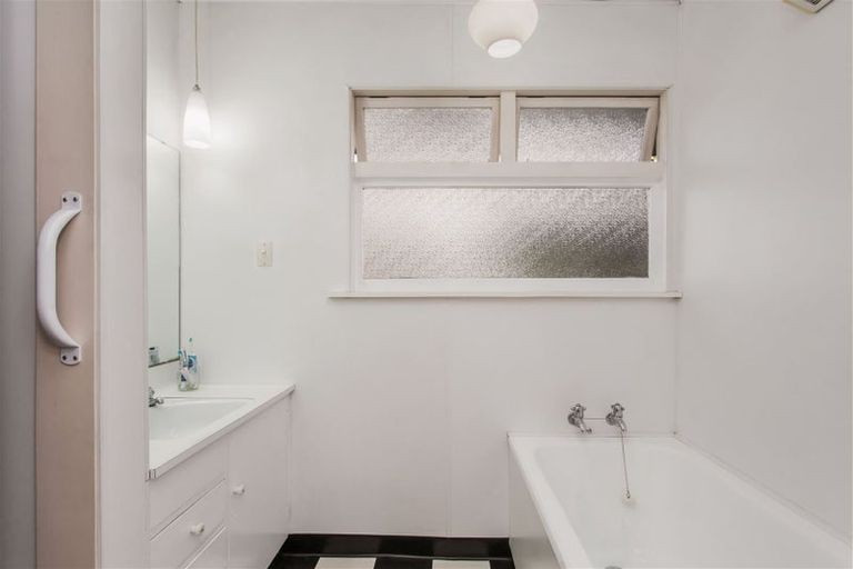 Photo of property in 30a Wroxton Terrace, Merivale, Christchurch, 8014