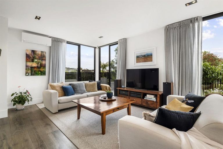 Photo of property in 2a Arthur Crescent, Hauraki, Auckland, 0622