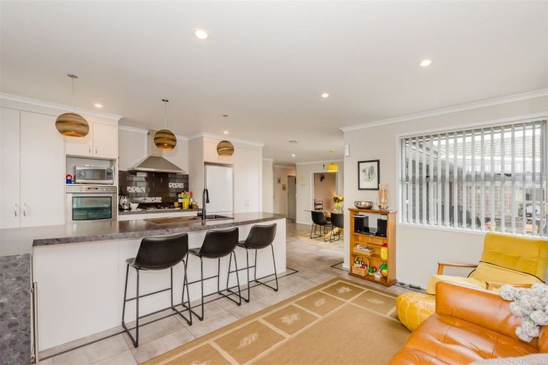 Photo of property in 14 Pearson Place, Paraparaumu, 5032