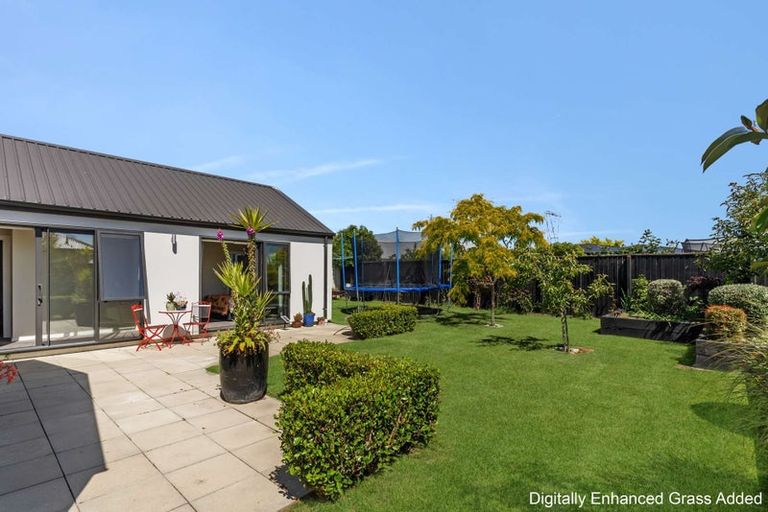 Photo of property in 17 Churchill Drive, Rangiora, 7400