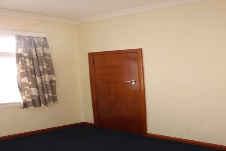 Photo of property in 66 Pahiatua Street, Hokowhitu, Palmerston North, 4410
