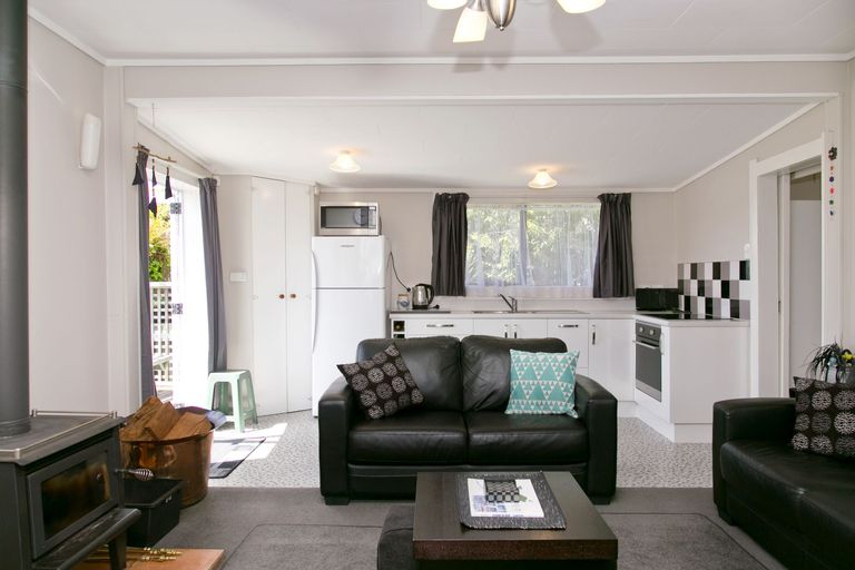 Photo of property in 17 Waitahanui Avenue, Taupo, 3330