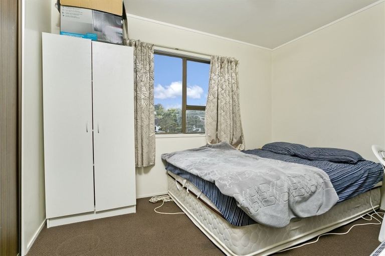 Photo of property in 449 Glenfield Road, Glenfield, Auckland, 0629