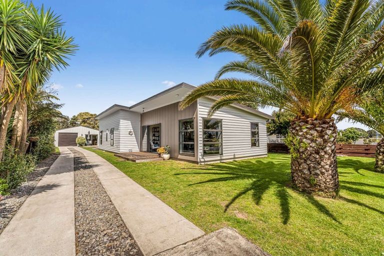 Photo of property in 17 Arthur Street, Whitianga, 3510