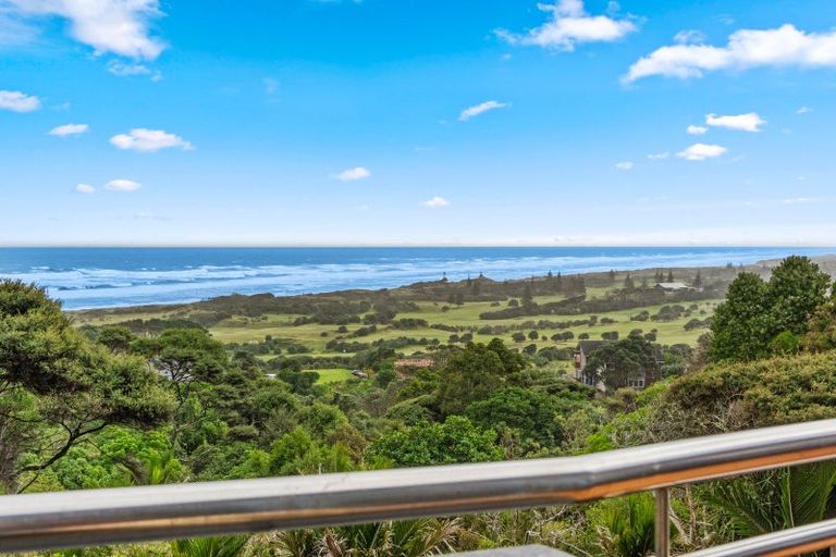 Photo of property in 84 Domain Crescent, Muriwai, Waimauku, 0881