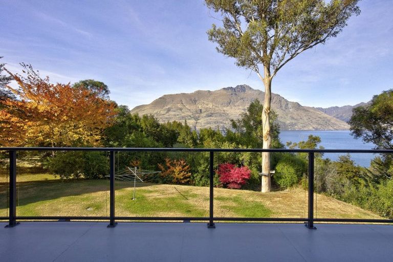 Photo of property in 79 Arawata Terrace, Sunshine Bay, Queenstown, 9300