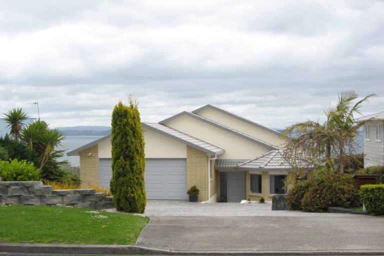 Photo of property in 1326 Whangaparaoa Road, Army Bay, Whangaparaoa, 0930