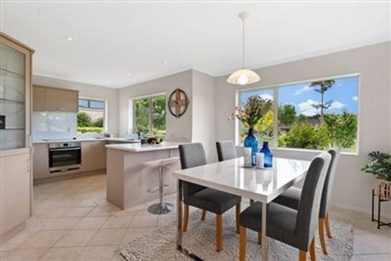 Photo of property in 9 Ashmore Drive, Frankleigh Park, New Plymouth, 4310