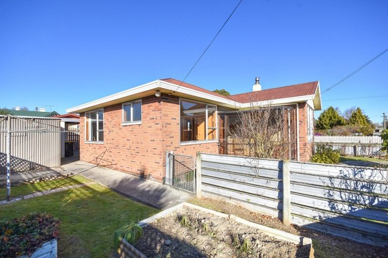 Photo of property in 17 Johnson Street, Milton, 9220