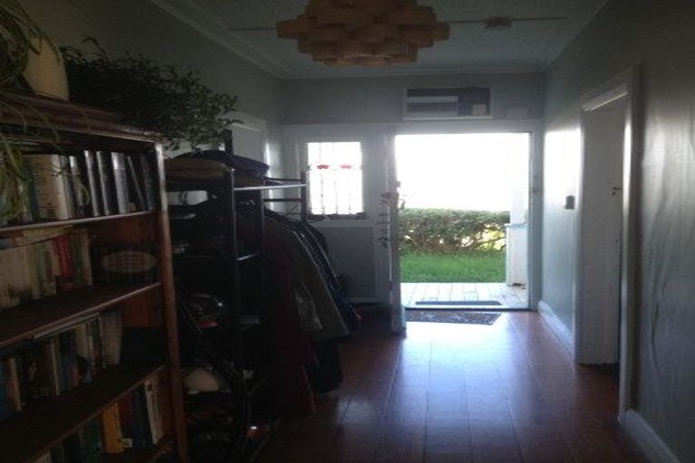 Photo of property in 12 Karepa Street, Brooklyn, Wellington, 6021