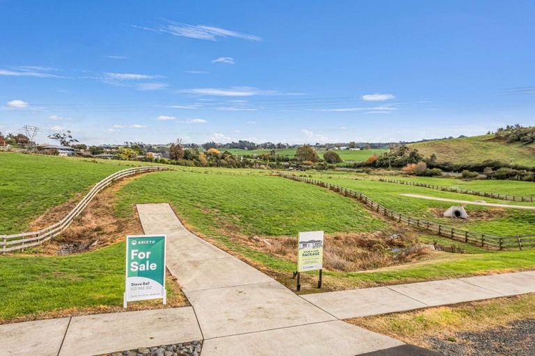 Photo of property in 8 Frost Rise, Hunua, 2583