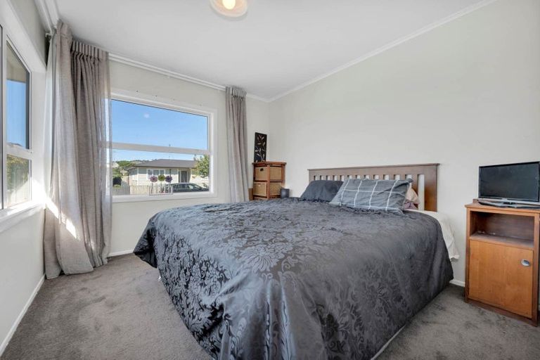 Photo of property in 13 Russell Avenue, Pukekohe, 2120