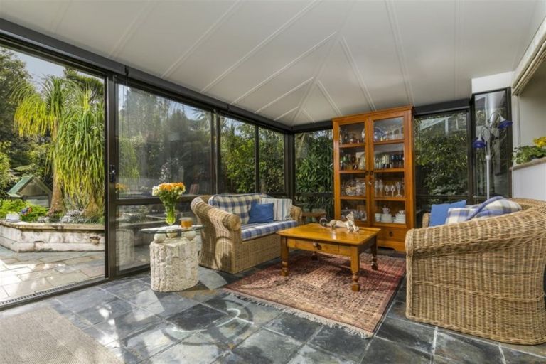 Photo of property in 17 Opanuku Road, Henderson Valley, Auckland, 0612