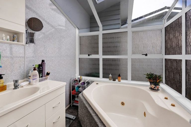 Photo of property in 96 Argyle Street, Hawera, 4610