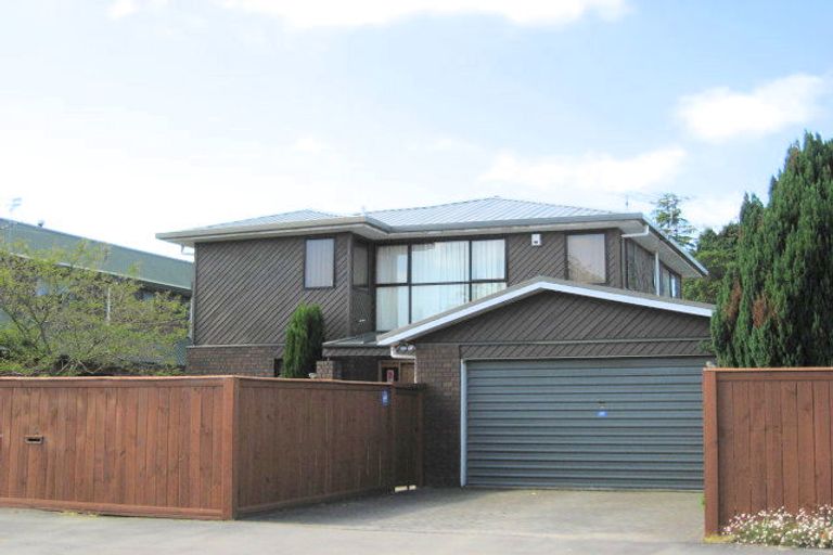 Photo of property in 6 Talltree Avenue, Avonhead, Christchurch, 8042