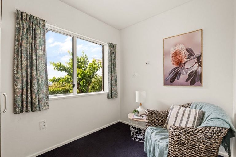 Photo of property in 18 Hanlon Street, Halfway Bush, Dunedin, 9010