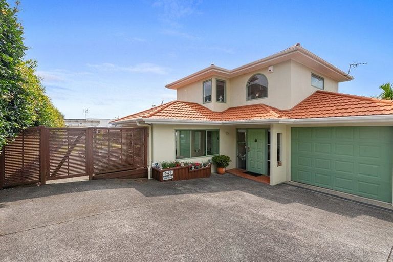 Photo of property in 2/883 East Coast Road, Northcross, Auckland, 0632