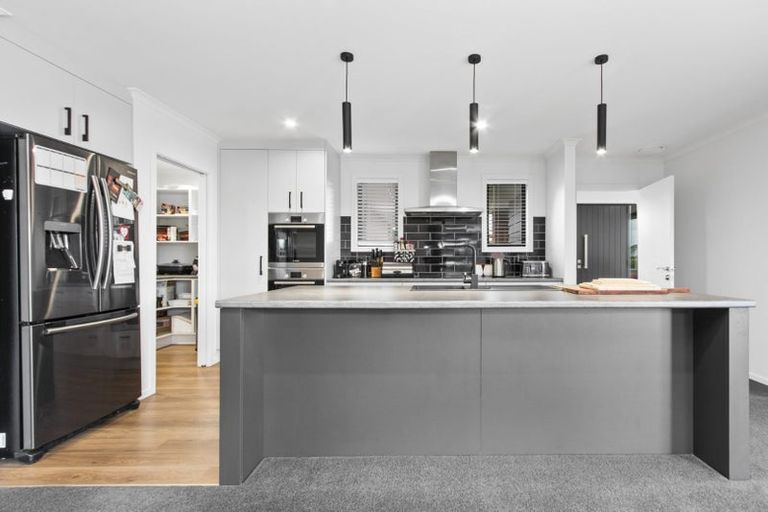 Photo of property in 37 Mike Smith Drive, Cambridge, 3434